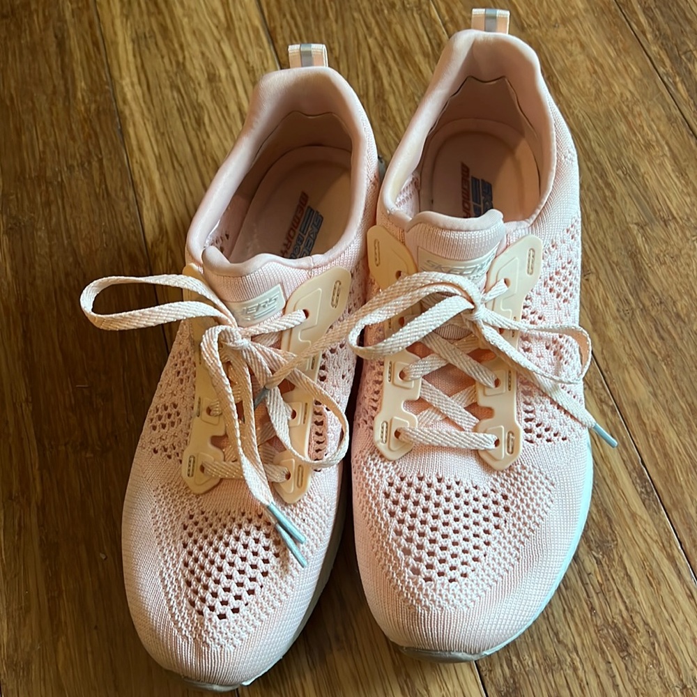 Sketchers shoes